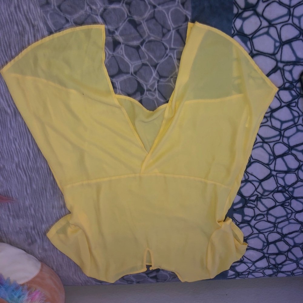 yellow blouse - Picture 2 of 2